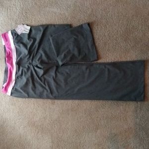NWT xersion 1X grey and pink athletic pants